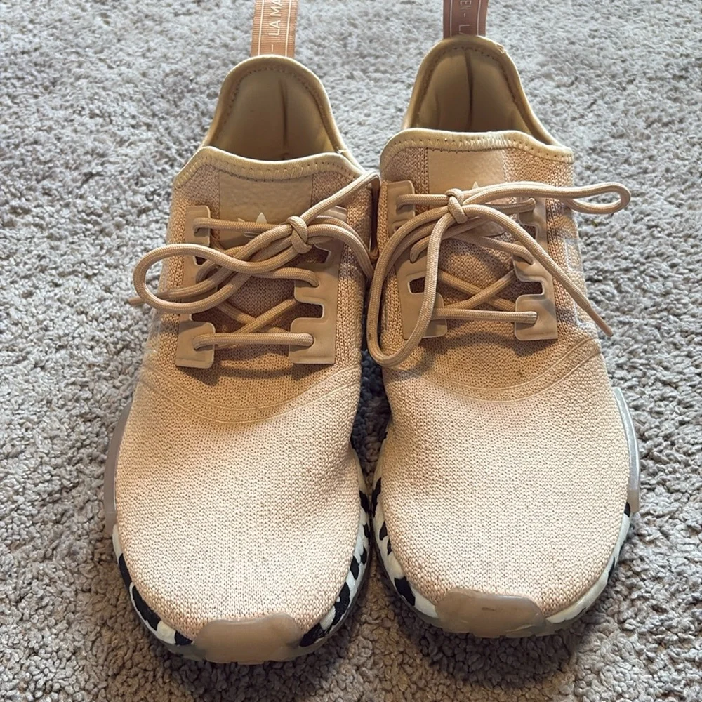 Adidas NMD_R1 Halo Blush Shoes sz 9.5
